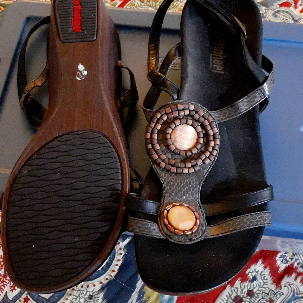 Sandal